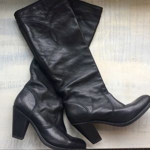 Frye size 7 1/2 brand new black leather boots